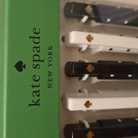 Kate Spade Green Boxed Black and White Pen Set of 5 New - Picture 3 of 3